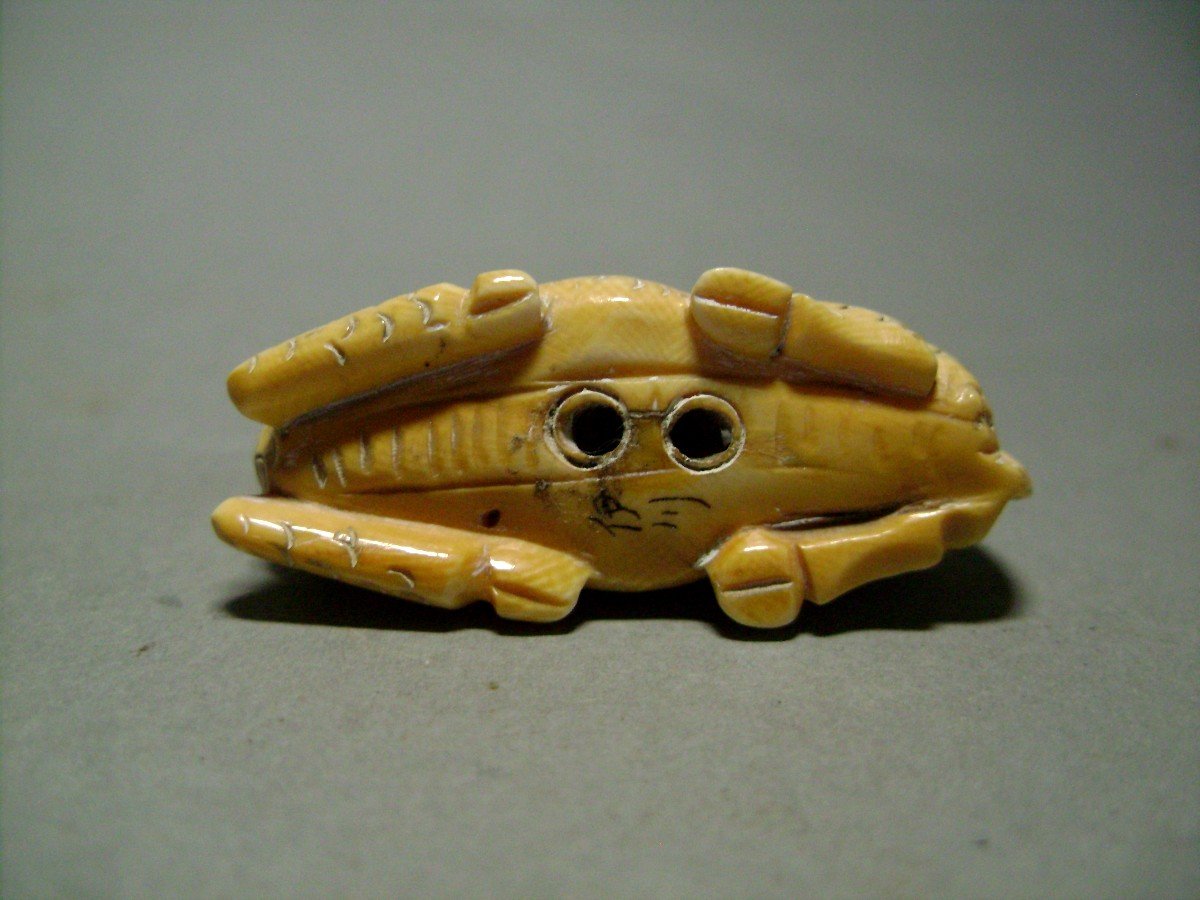 Netsuke En Ivoire.  Monstre à écailles. Japon, Fin époque Meiji .-photo-2