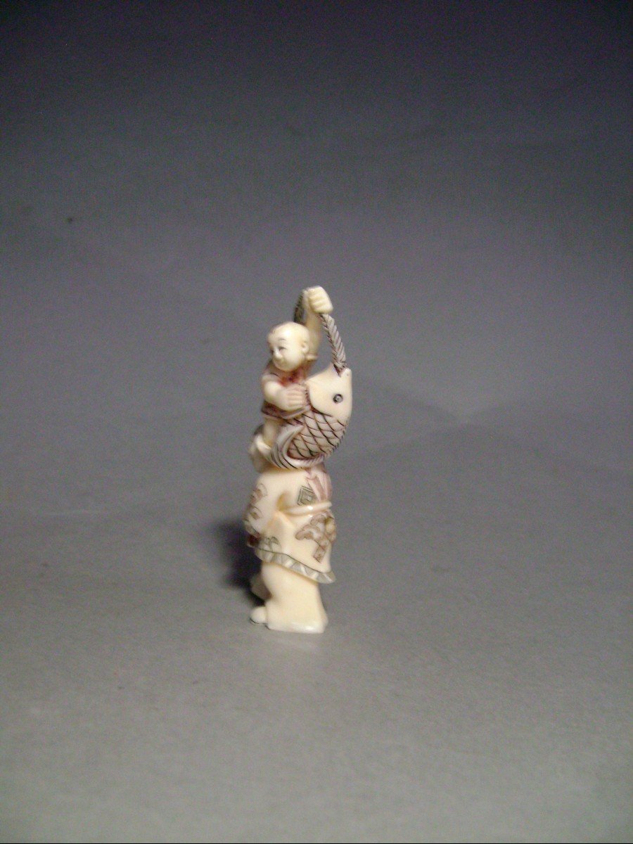 Netsuke In Ivory. Fisherman And His Son. Japan Taisho Period (1912-1928)-photo-2