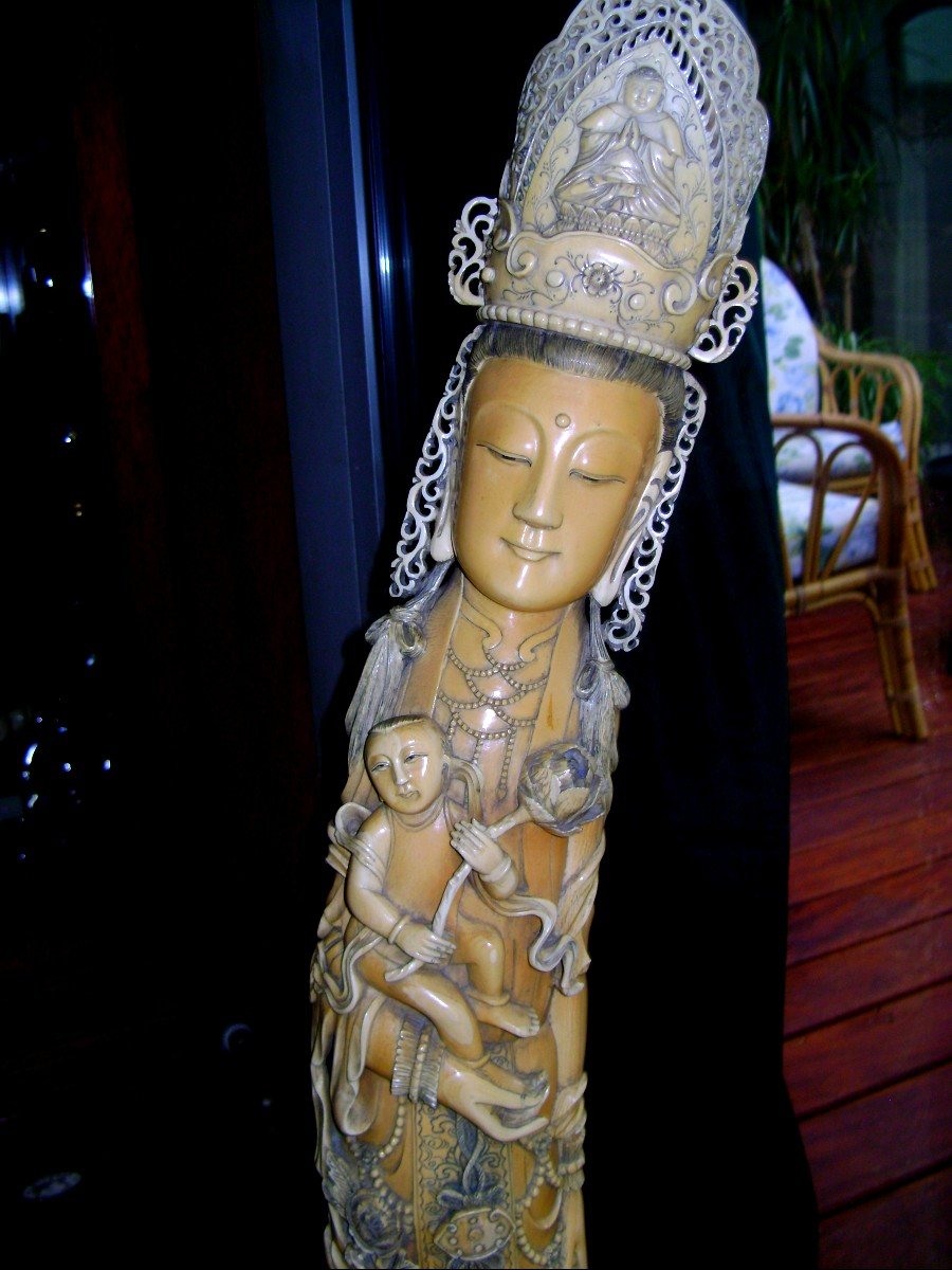 Large Ivory Gwan-yin. China 1920-30.-photo-1