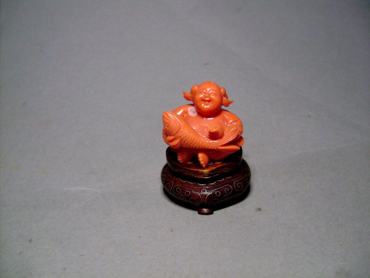 Okimono En Corail. Petite Pêcheuse. Chine XIXème.