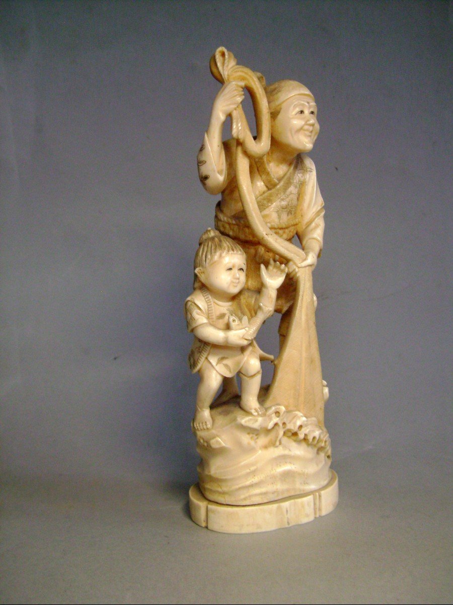 Okimono In Ivory. Net Fisherman And His Son. Japan Meiji Period (1868-1912)