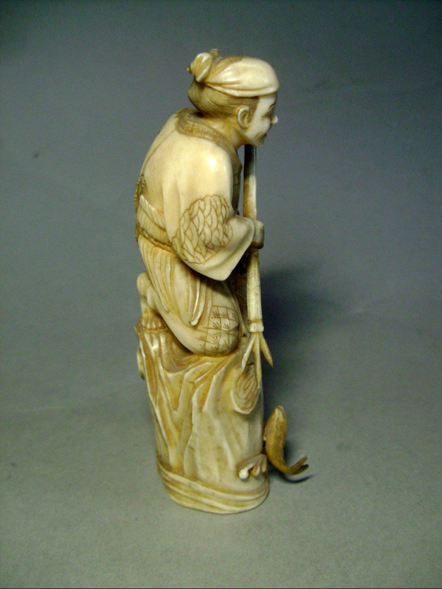 Okimono In Ivory. The Fisherman On The Lookout. Japan Late Meiji (1868-1912)-photo-2