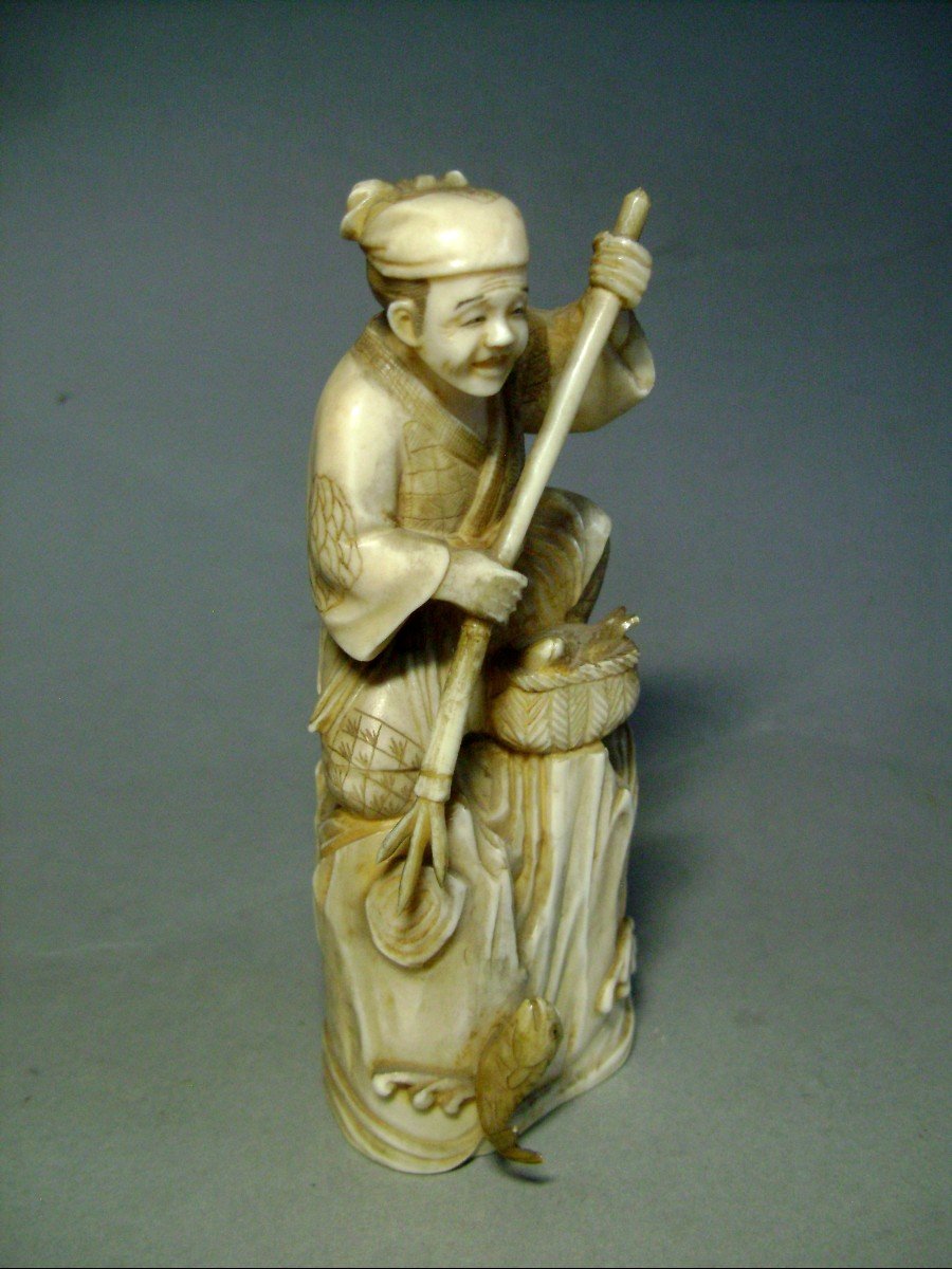 Okimono In Ivory. The Fisherman On The Lookout. Japan Late Meiji (1868-1912)-photo-3