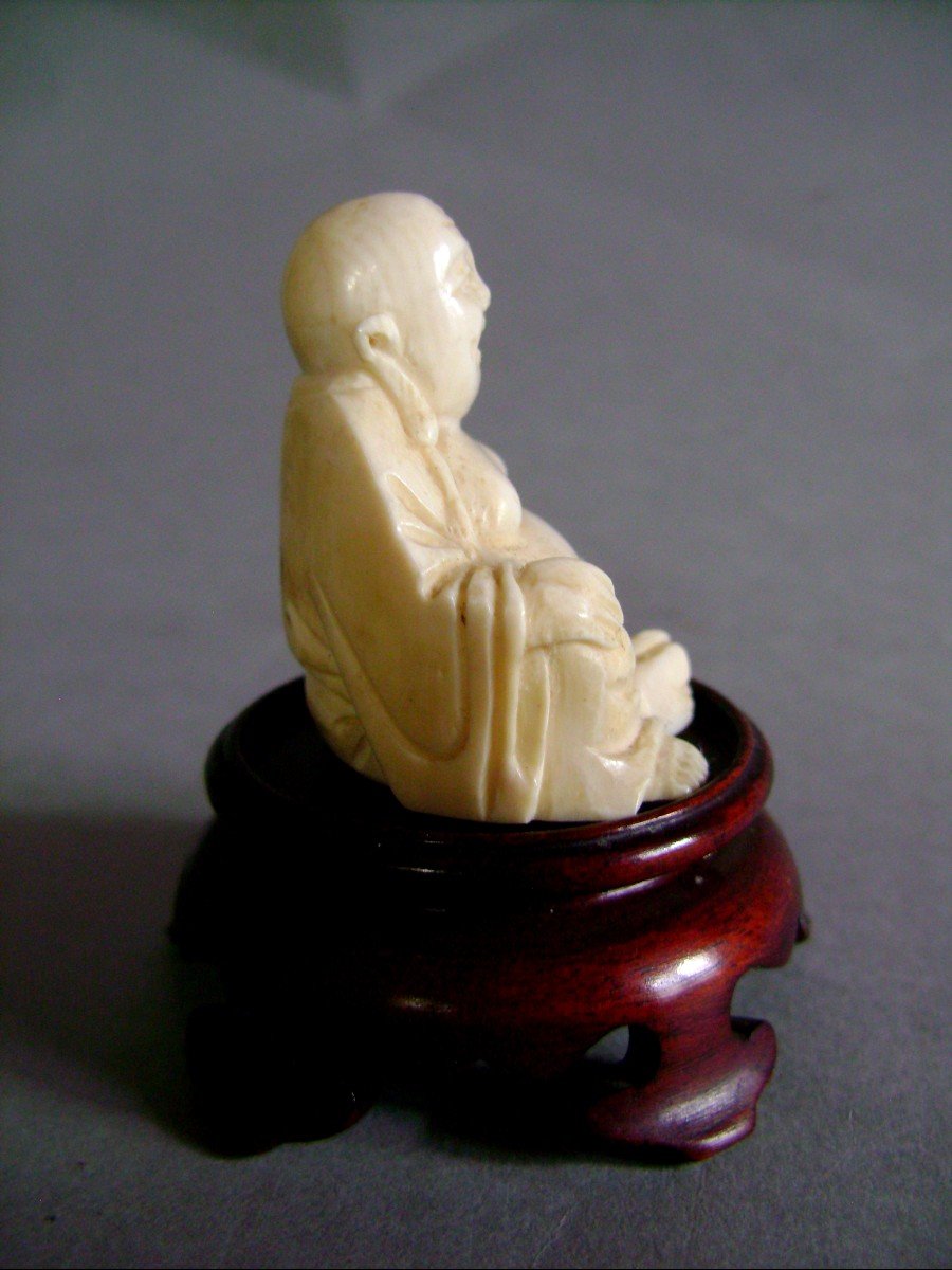 Okimono In Ivory. Seated Buddha. China 1930-40-photo-2