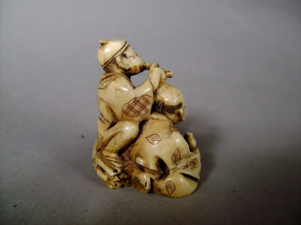 Netsuke In Ivory. Freinds. Japan Meiji Period (1868-1912)-photo-4