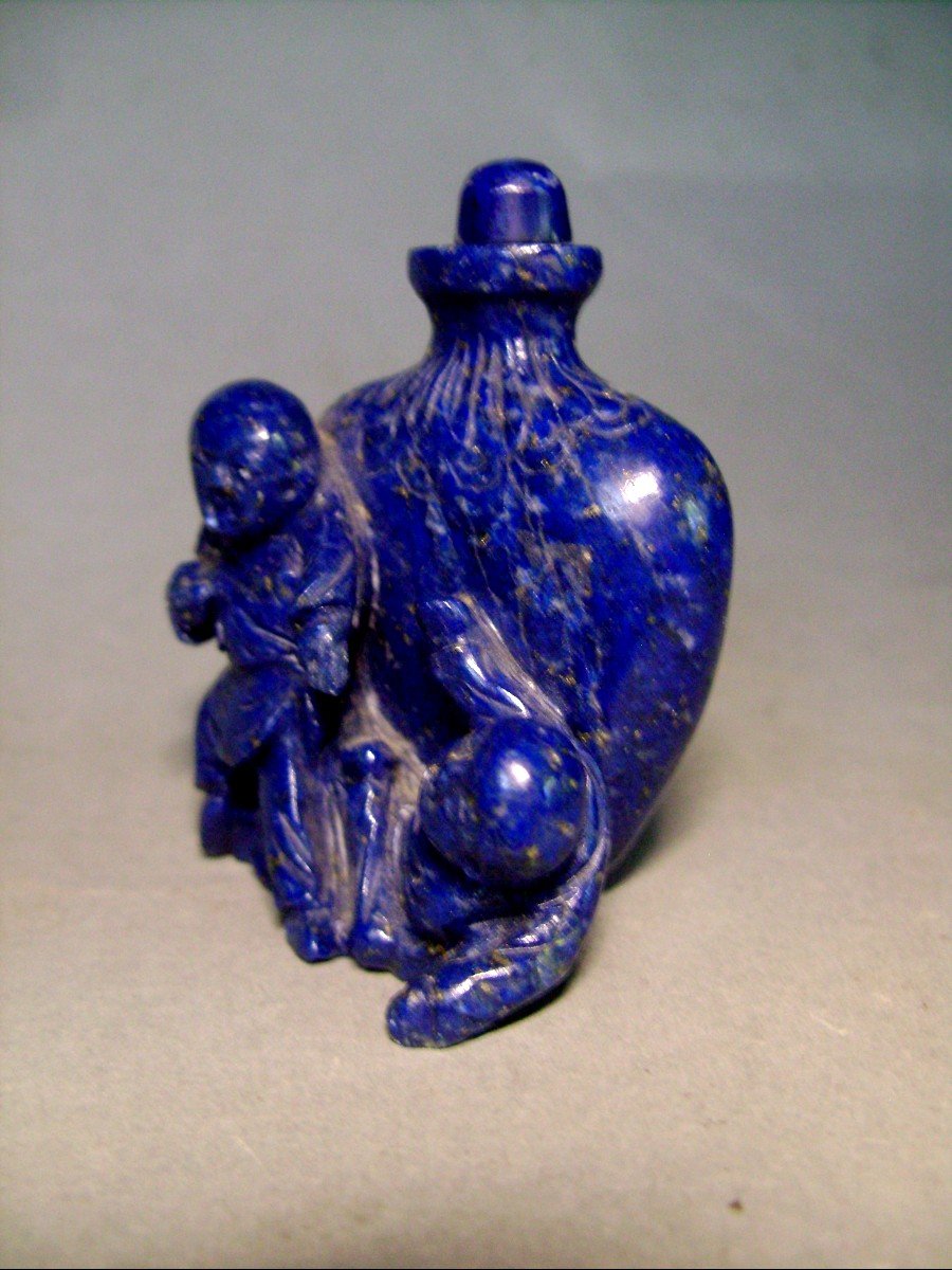 Lapis Lazuli Snuffbox. Children's Fight. China Early 20th Century.-photo-2