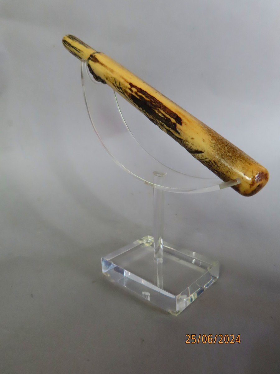 Kiseru-zutsu In Carved Deer Antler. Japan Meiji Period (1868-1912) 19th Century.-photo-1