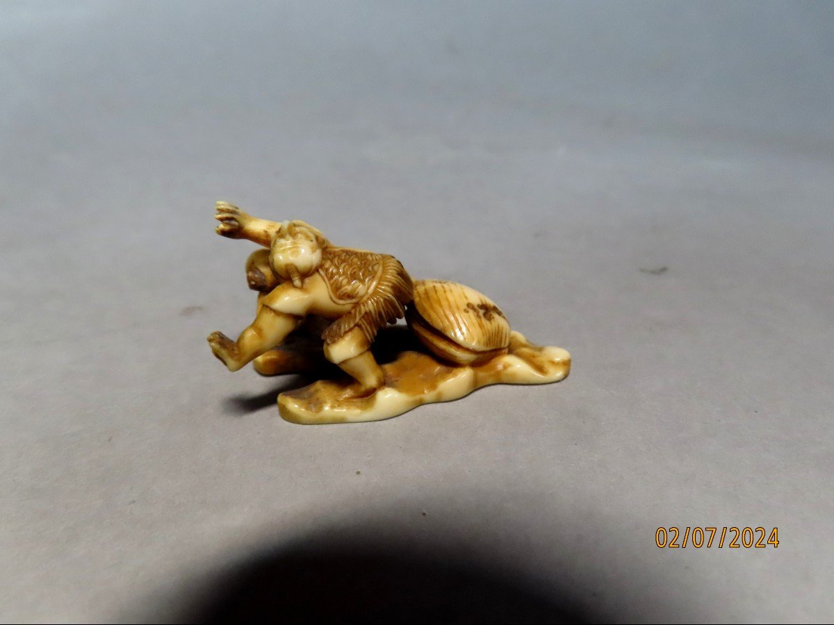 Comic Netsuke. Man Trapped In A Clam. Japan Meiji Period (1868-1912)-photo-3