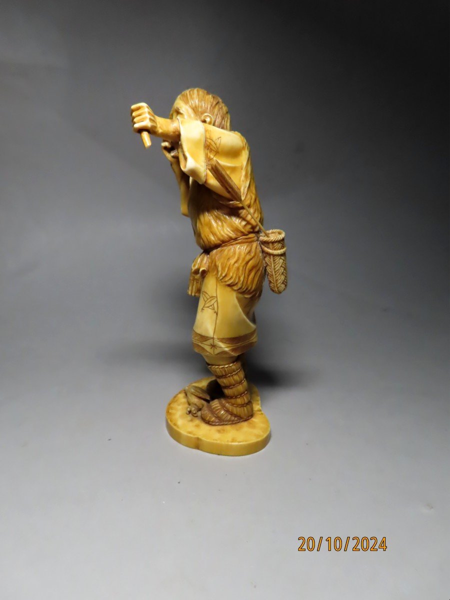 Ivory Okimono. Hunter Without Bow. Japan Meiji Period (1868-1912)-photo-2