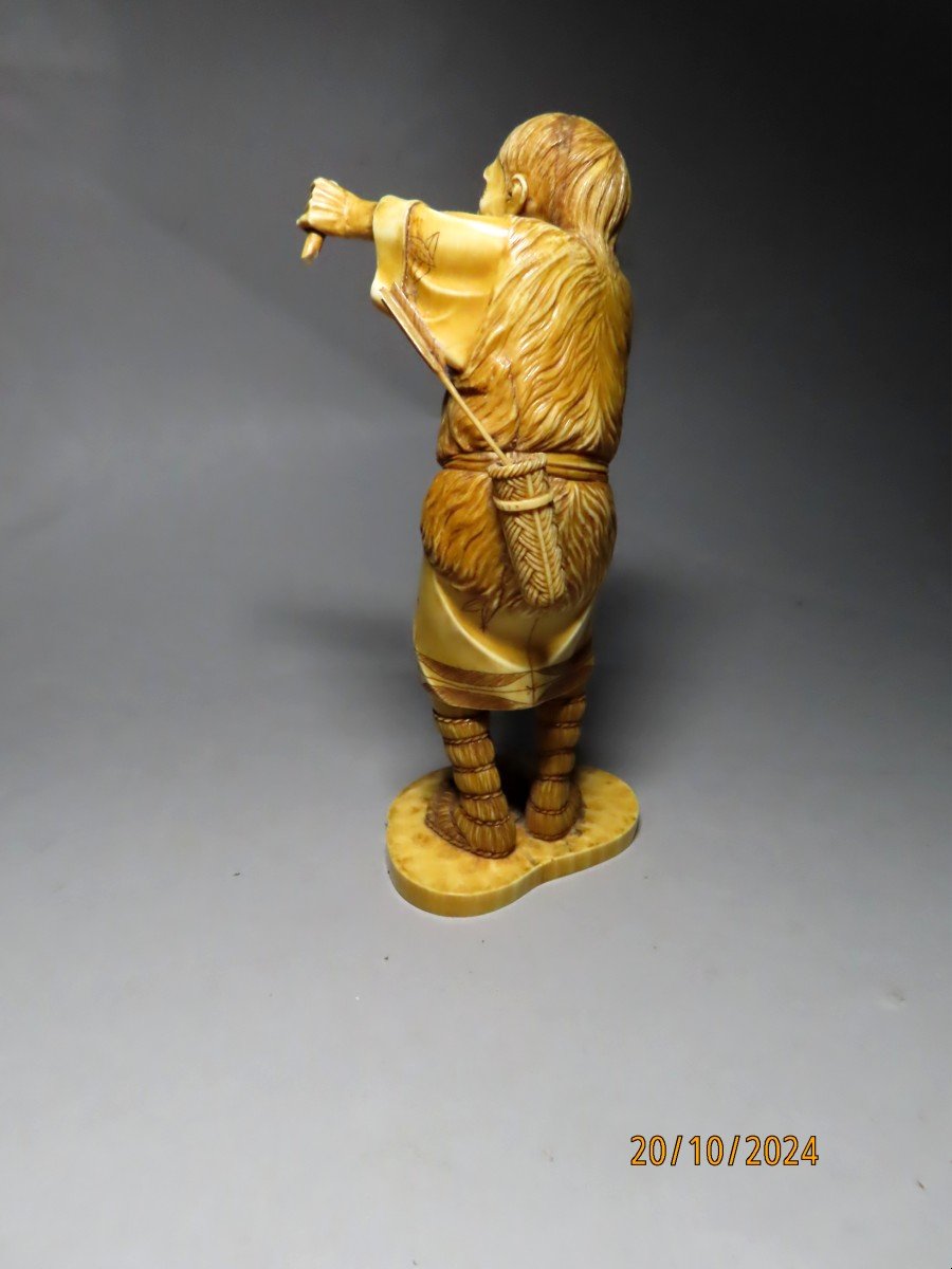 Ivory Okimono. Hunter Without Bow. Japan Meiji Period (1868-1912)-photo-3