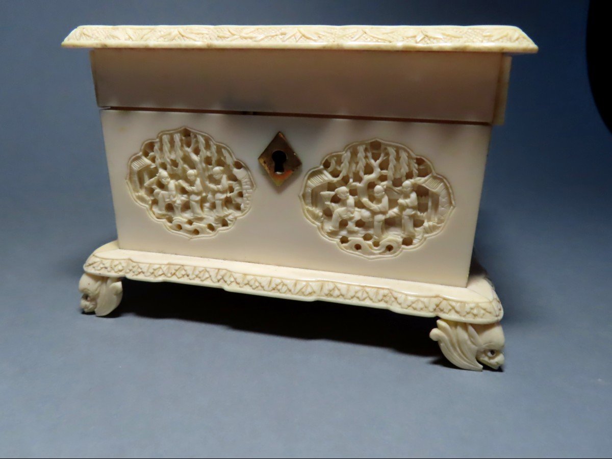 Ivory Okimono. Box, Canton, 1920-30.-photo-2