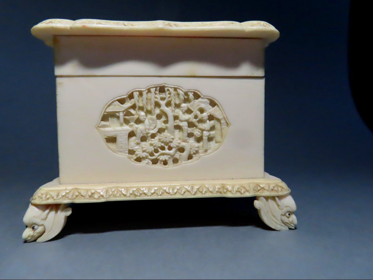 Ivory Okimono. Box, Canton, 1920-30.-photo-1