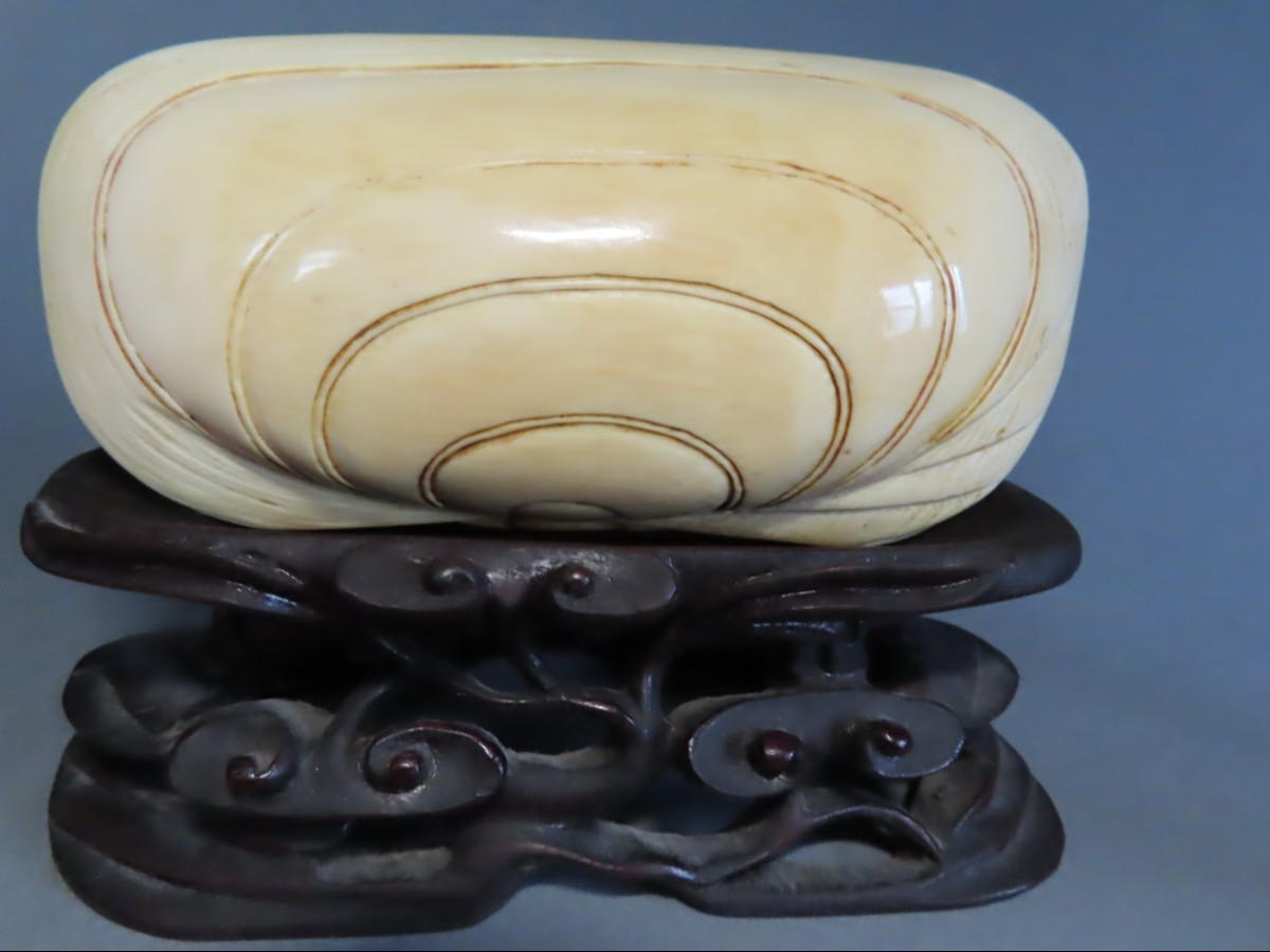 Ivory Okimono. Large Inhabited Shell. China, Early 20th Century.-photo-3