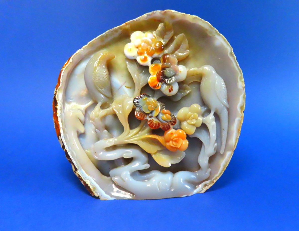 Agate With Birds And Flowers. China, Early 20th Century.