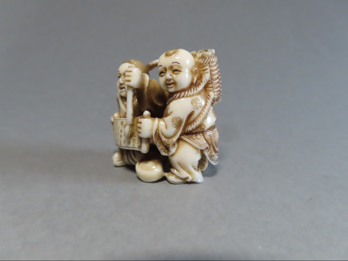 Ivory Netsuke. Karako Scribes. Japan, Taisho Period (1912-1928)-photo-2