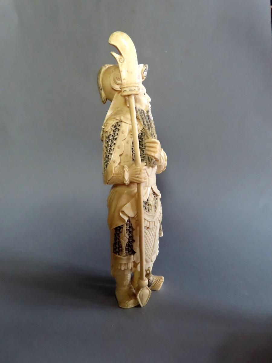 Ivory Okimono. Armored Warrior. China 1920-30-photo-2