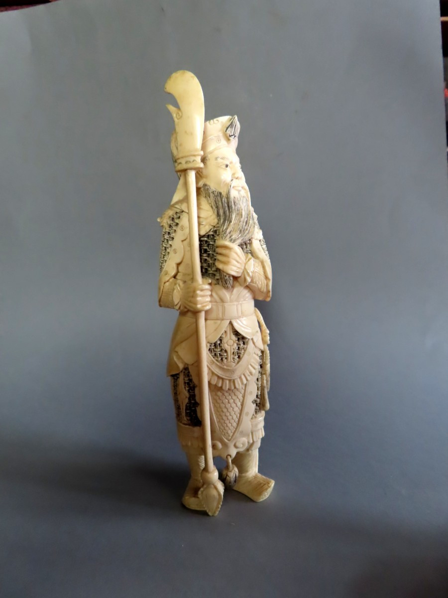 Ivory Okimono. Armored Warrior. China 1920-30-photo-3