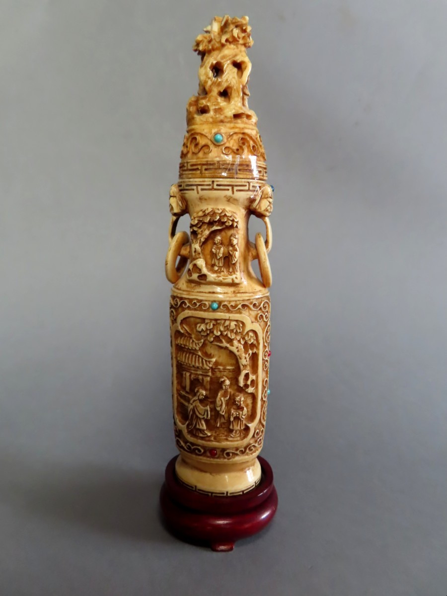 Paire de Vases Couverts en Ivoire. Chine, Canton, 1920-30.-photo-2