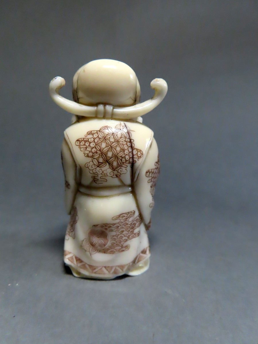 Okimono érotique caché en ivoire. Japon époque Showa (1912-1928 )-photo-4