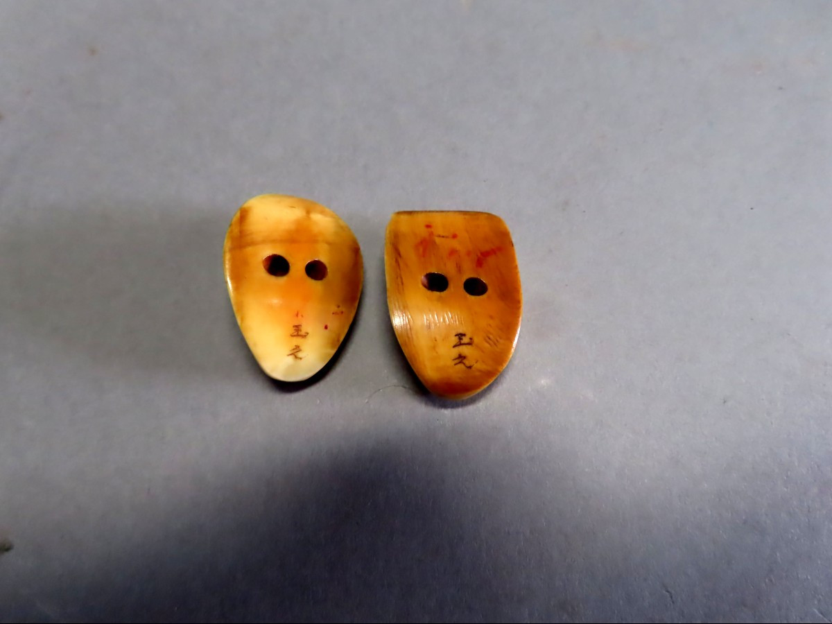 Two Ivory Netsuke. Noh Theater Masks. Signed Tamayuki, Japan, Meiji Period (1868-1912)-photo-4