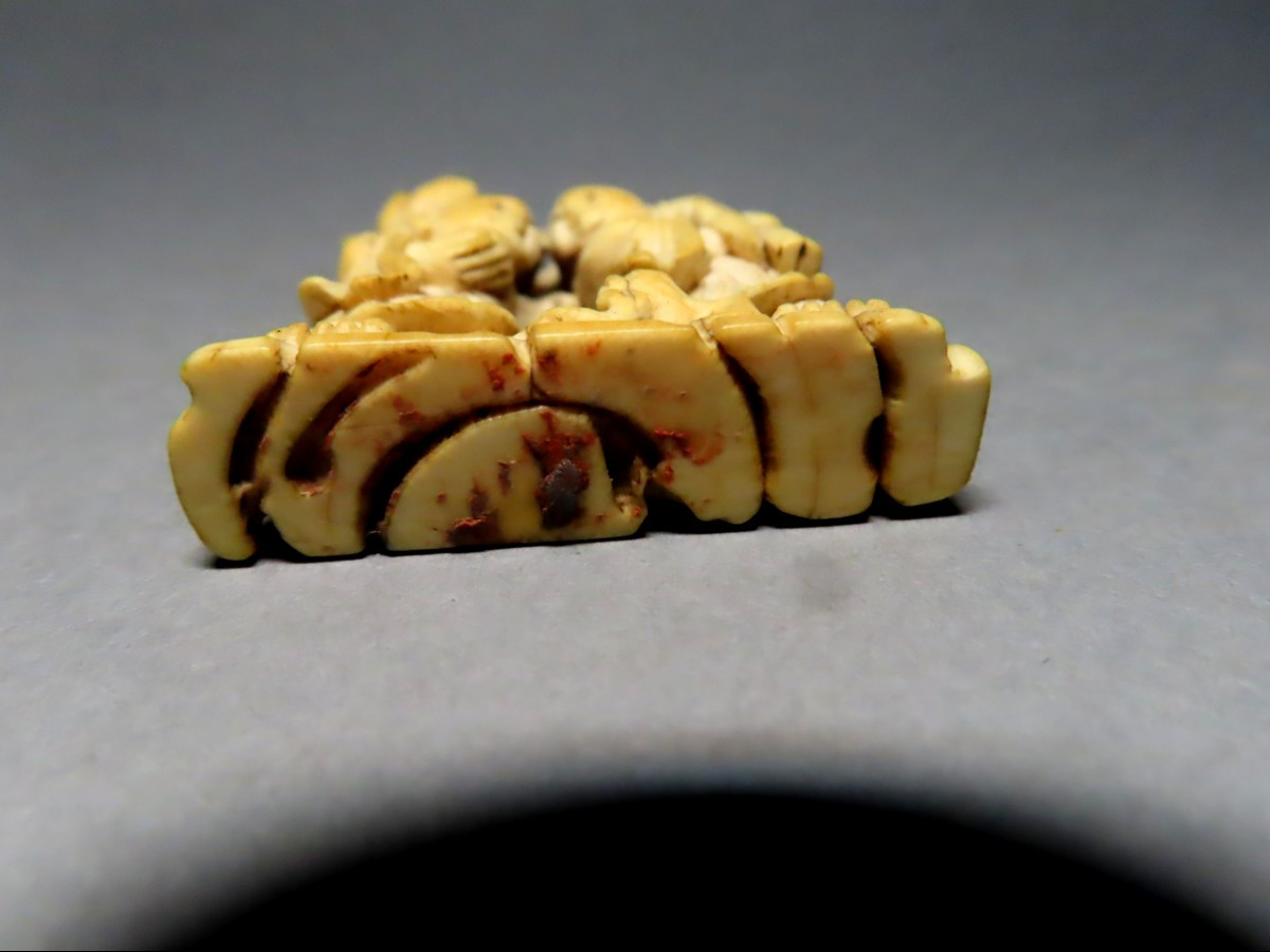 Ivory Netsuke. Lotus Flower Karako. Japan, Late Edo - Early Meiji.-photo-3