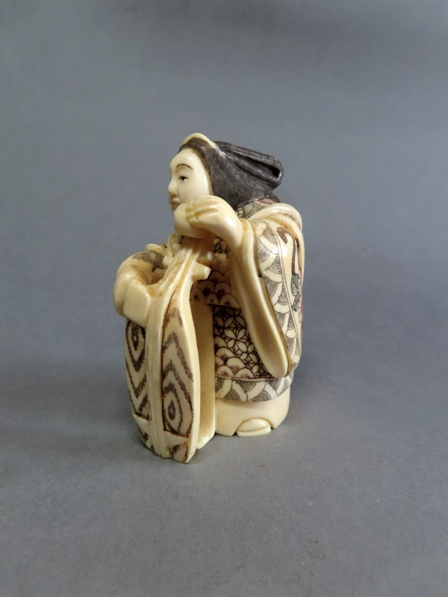 Okimono en ivoire. La déesse Benten. Signé Shozan, école de Tokyo. Japon époque Taisho.-photo-2