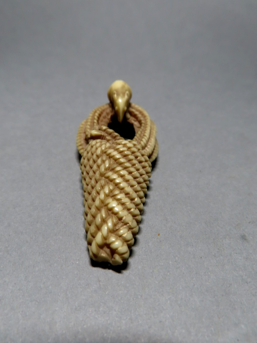 Netsuke en ivoire. Rat sur un cordage. Japon époque Meiji (1868-1912 )-photo-2