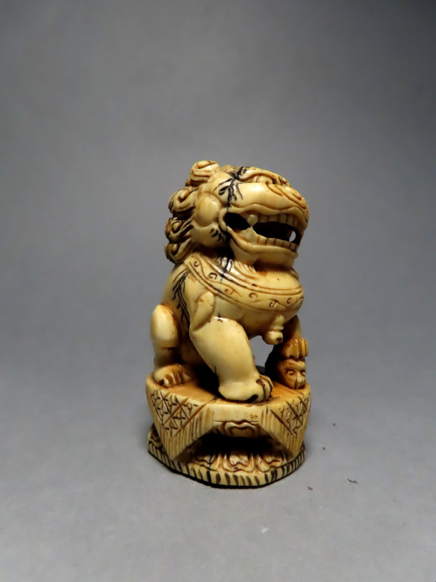 Ivory Okimono. Two Fô Dogs. China 1920-30.-photo-3