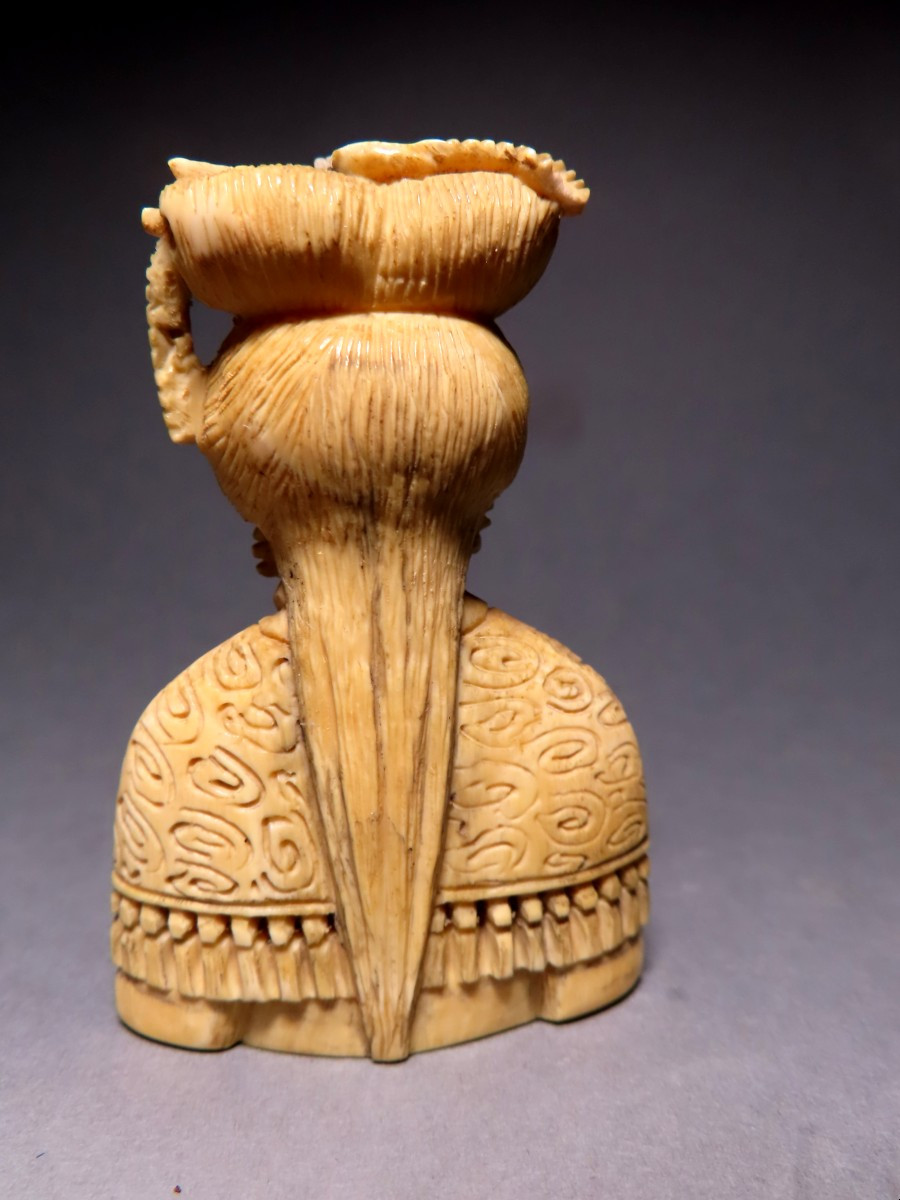 Deux tabatières en ivoire.  L'empereur et l'impératrice. Chine 1920-30.-photo-3