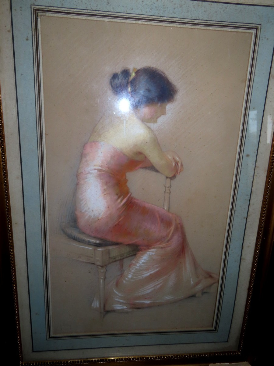Gaston Bouy (1866-1943) - Jeune femme assise . Pastel encadré sous verre.-photo-2