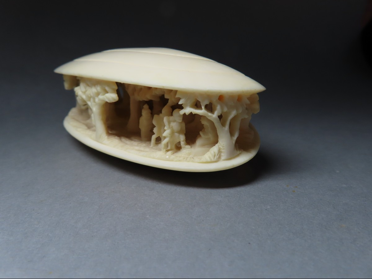 Ivory Statuette. Shell With Archers. China 1920-30.-photo-2