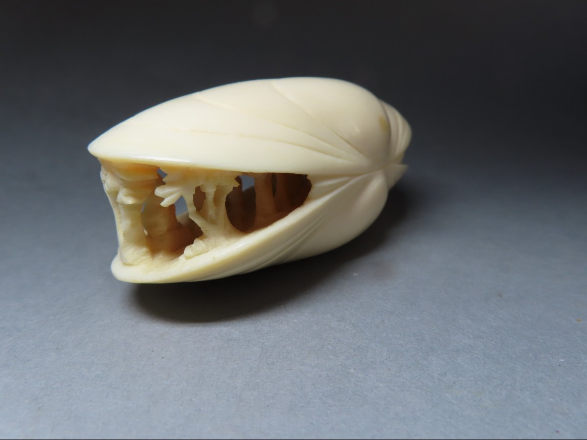 Ivory Statuette. Shell With Archers. China 1920-30.-photo-3