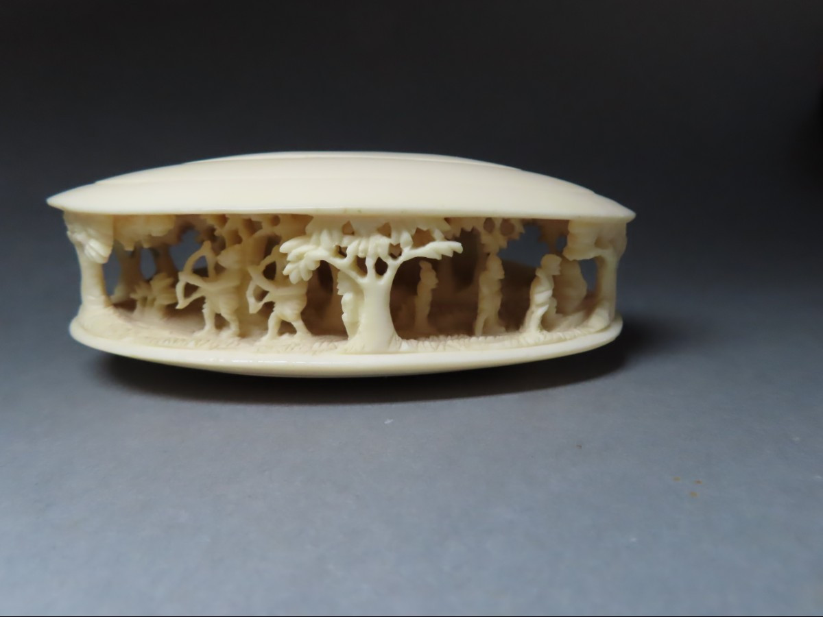Ivory Statuette. Shell With Archers. China 1920-30.