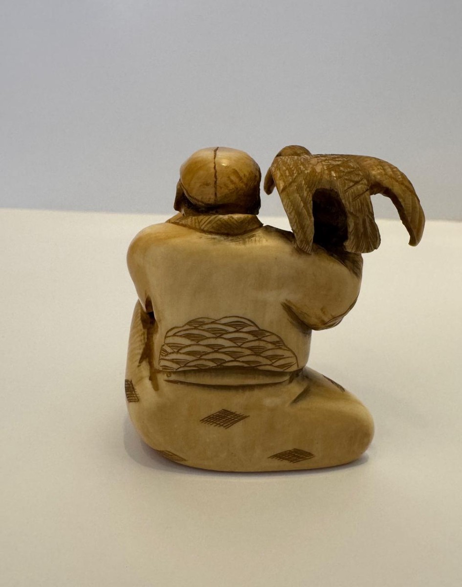 Netsuke en ivoire. Pêcheur aux cormorans. Gyokuyuki . Japon époque Meiji (1868-1912 )-photo-4