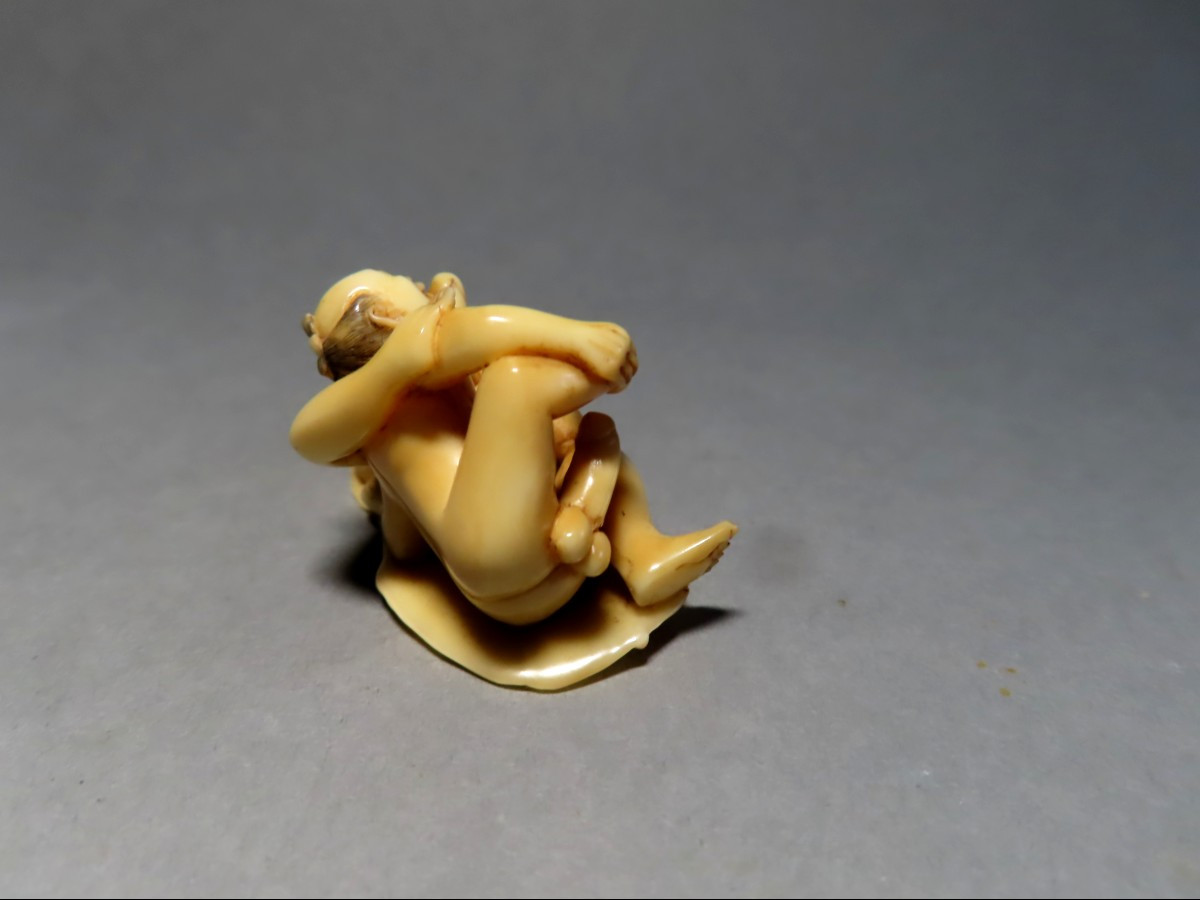 Netsuke érotique en ivoire. Curiosa. Japon époque Taisho (1912-1928 )-photo-4