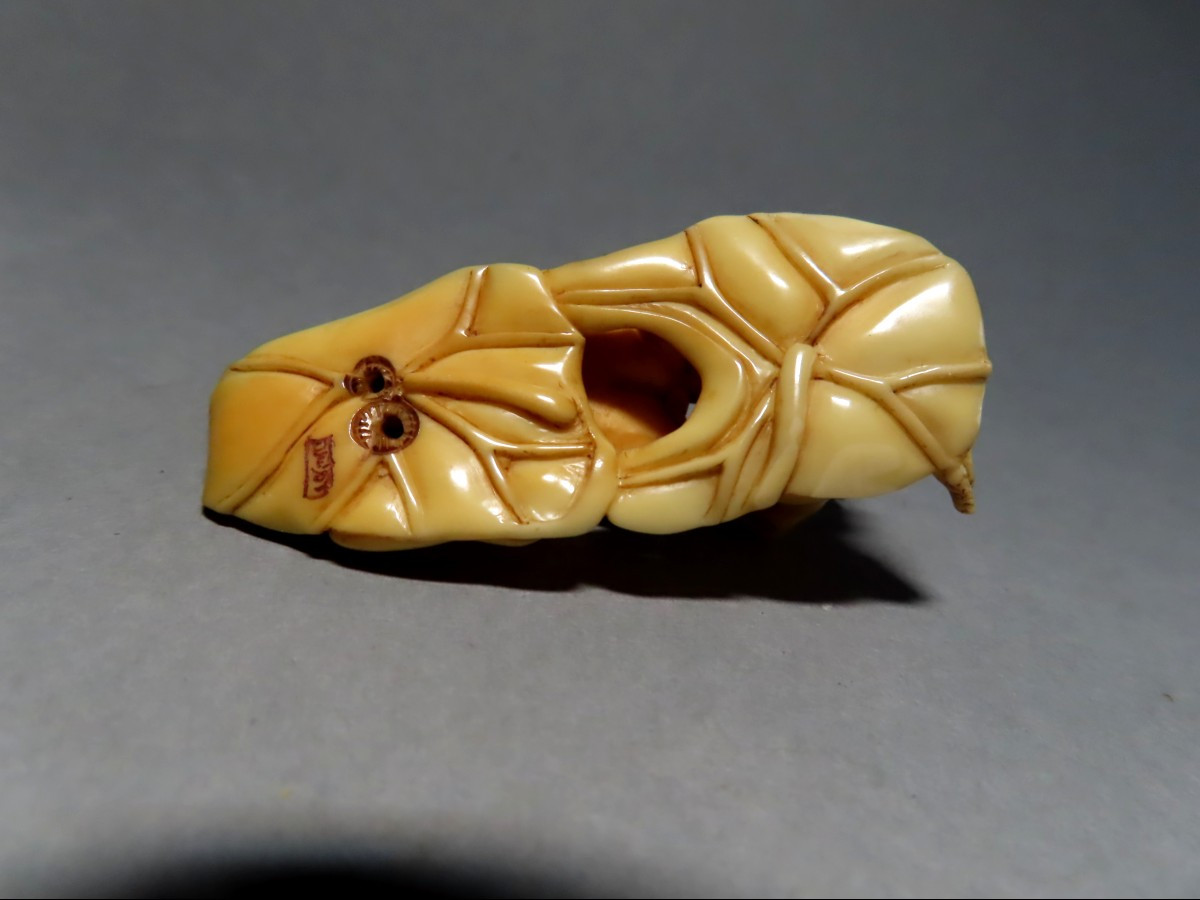 Netsuke érotique en ivoire. Curiosa. Japon époque Taisho (1912-1928 )-photo-1
