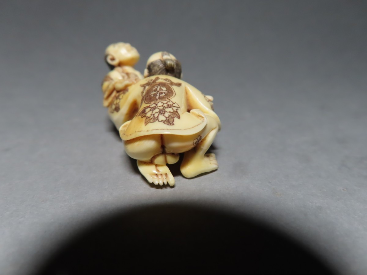 Erotic Netsuke In Marine Ivory. Curiosa. Japan, Taisho Period (1912-1928).-photo-1