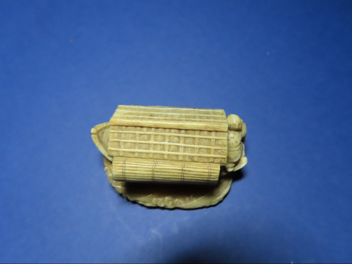 Ivory Netsuke. Sleeping Boat. Signed Masaharu, Tokyo School, Meiji Period, Japan (1868-1912)-photo-3