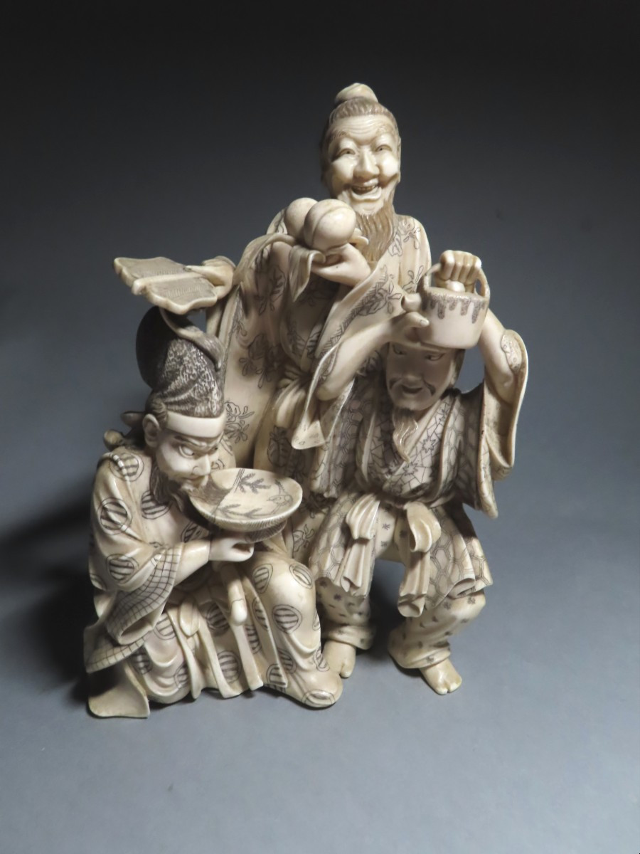 Okimono en ivoire. Offrandes. Signé Eimin , Japon époque Meiji (1868-1912 )-photo-3