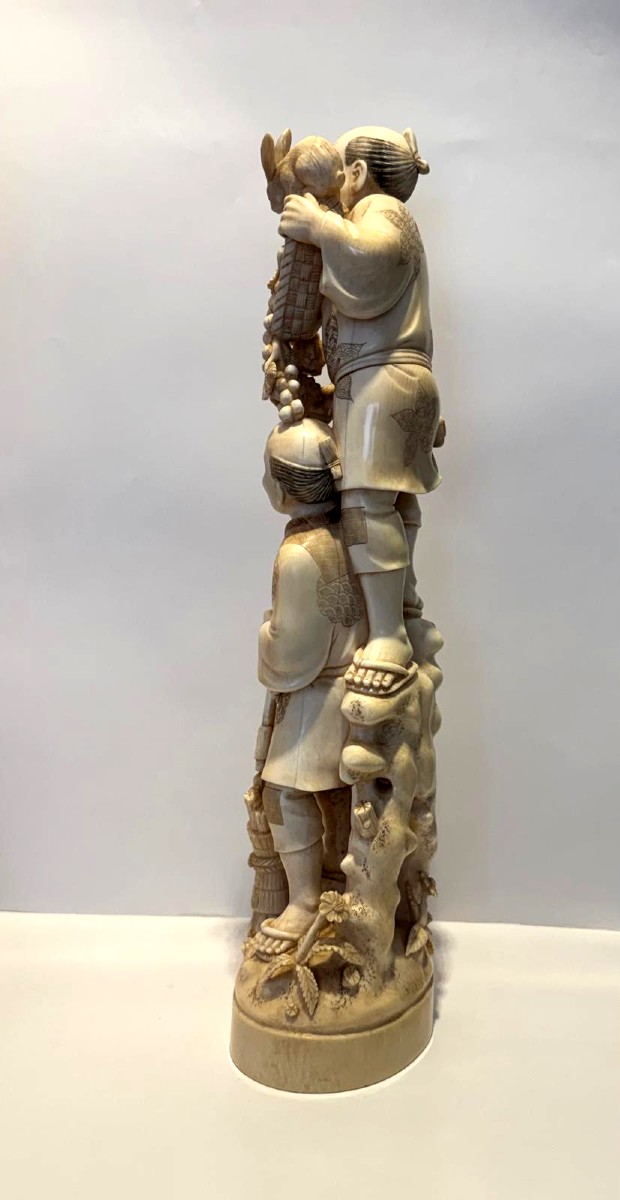 Ivory Okimono. The Winegrower And The Woodcutter. Japan, Meiji Period (1868-1912)-photo-2