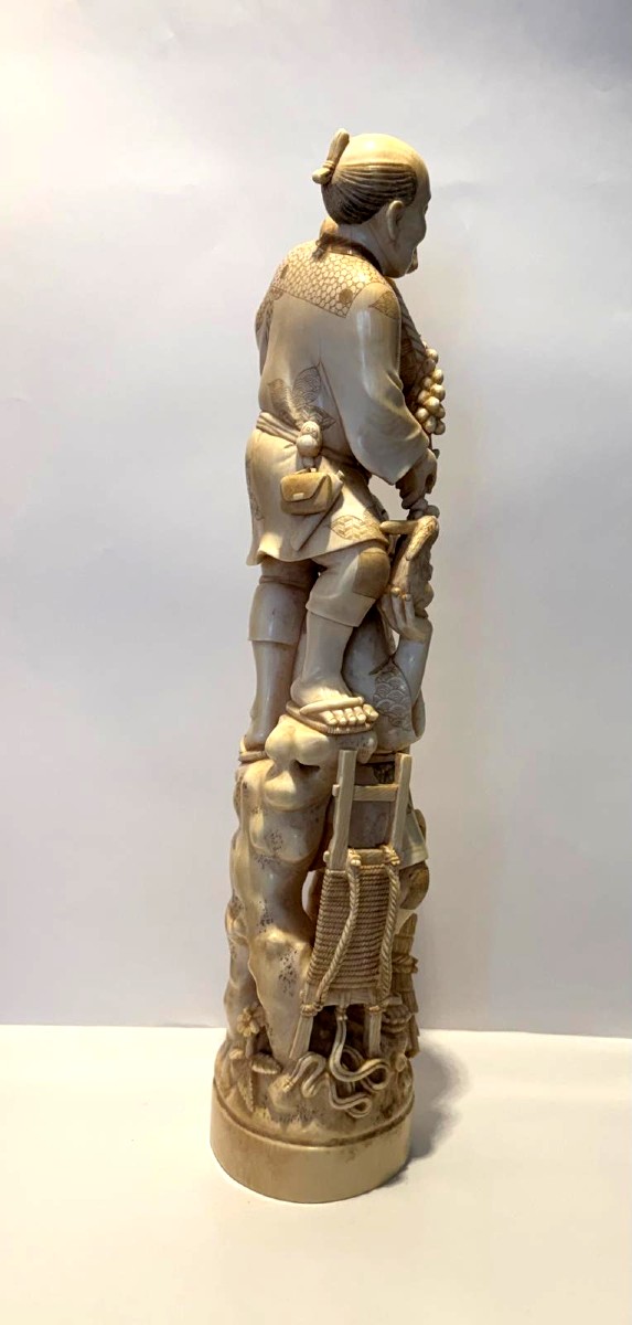 Ivory Okimono. The Winegrower And The Woodcutter. Japan, Meiji Period (1868-1912)-photo-4