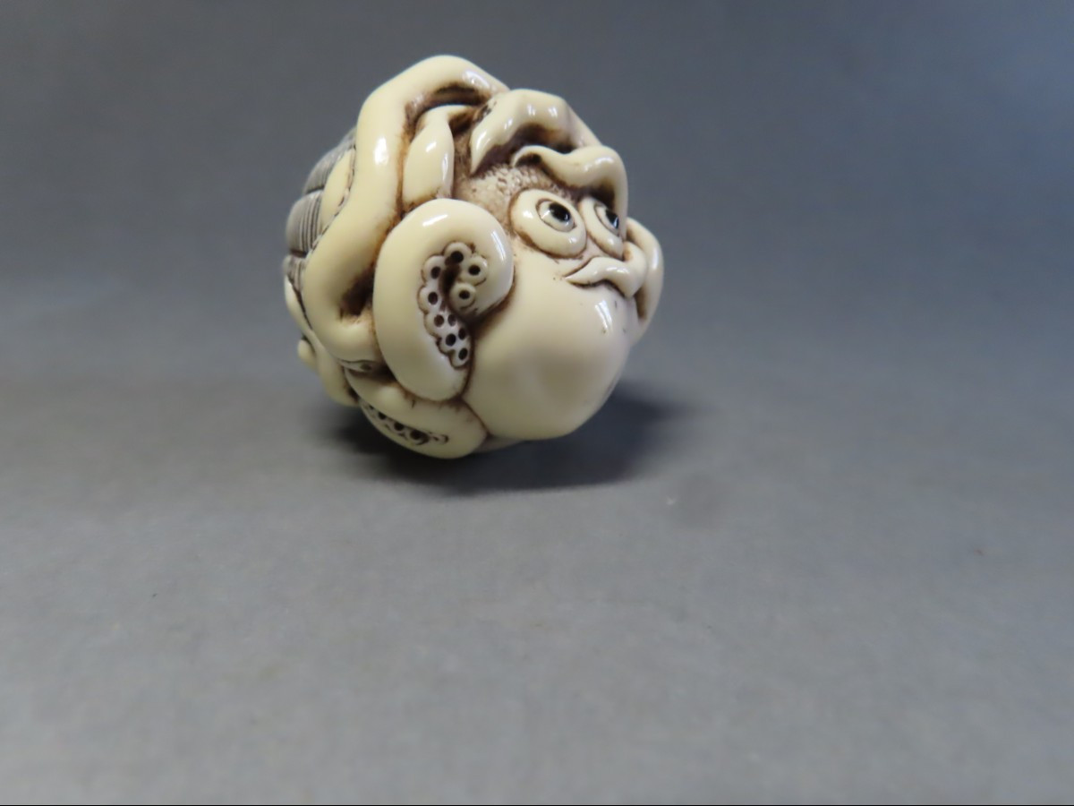 Ivory Netsuke. Octopus In A Basket. Japan, Meiji Period (1868-1912)-photo-3