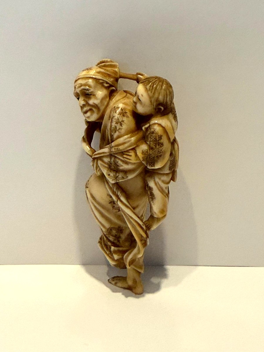 Netsuke In Marine Ivory. The Old Man And The Child. Japan, Meiji Period (1868-1912)-photo-4