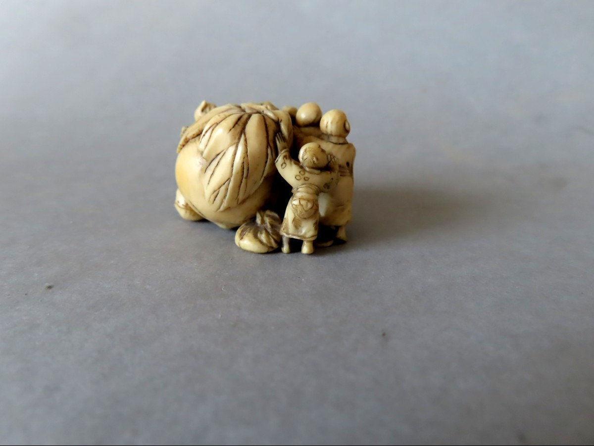 Ivory Netsuke. Little Men In Khaki. Japan Meiji Period (1868-1912 )-photo-4