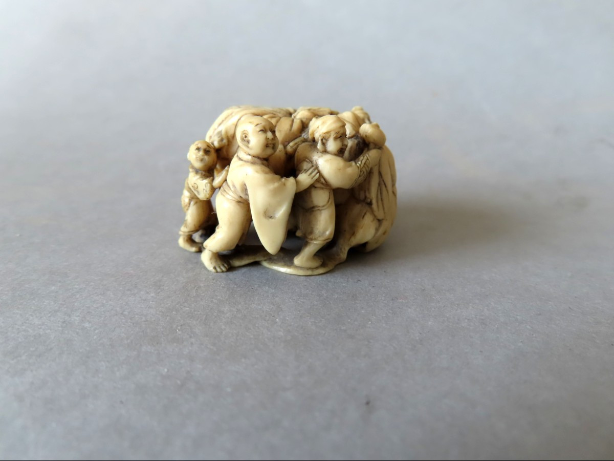 Ivory Netsuke. Little Men In Khaki. Japan Meiji Period (1868-1912 )