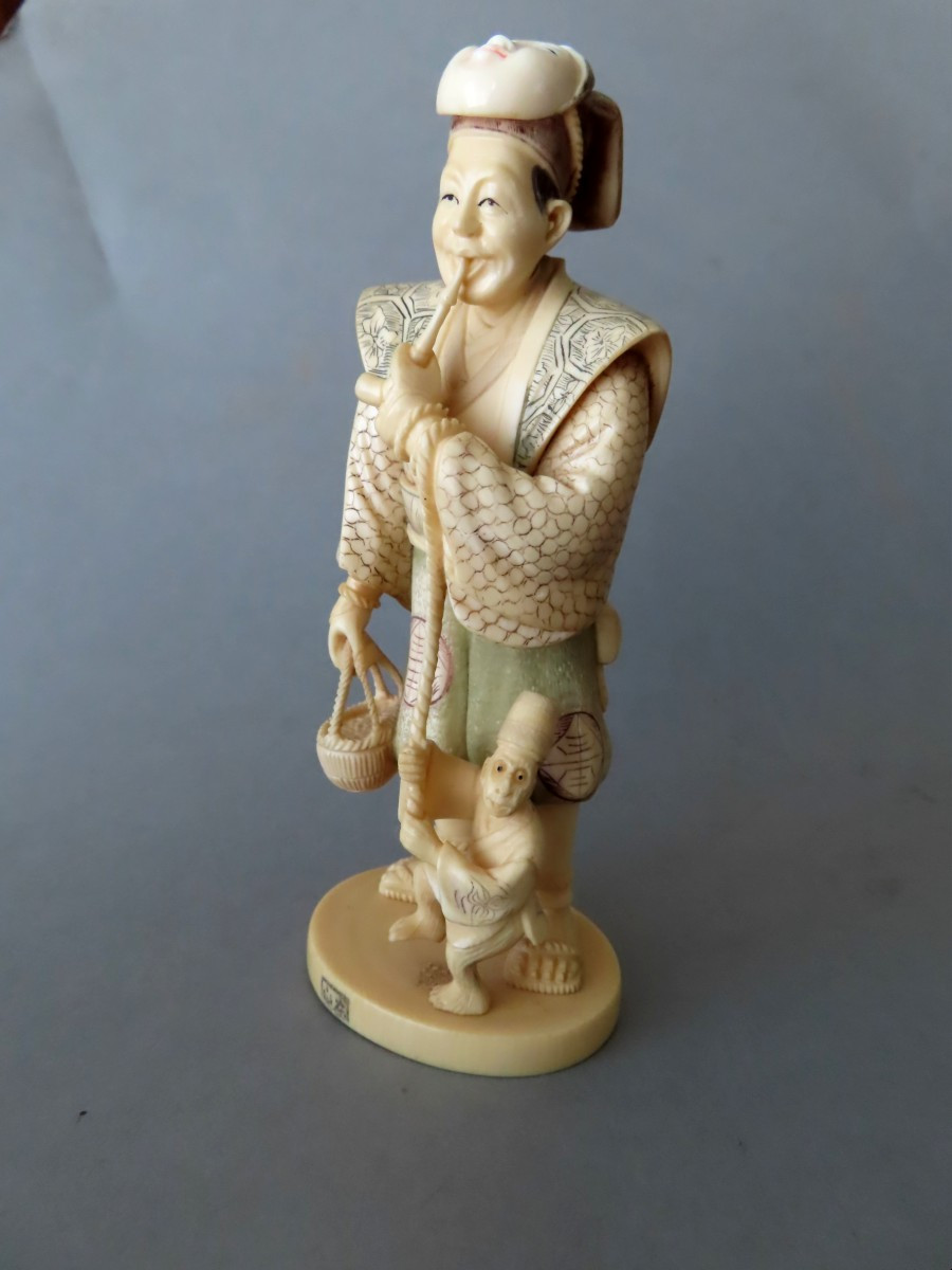 Ivory Okimono. Samurawashi And His Monkey. Japan Taisho Period (1912-1928 )-photo-2