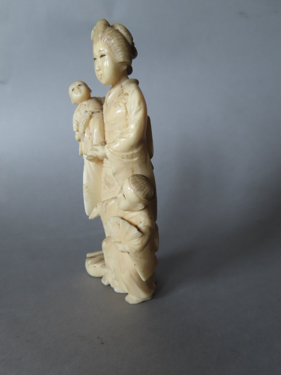Ivory Okimono.  A Mother And Her Two Children. Meiji Period, Japan (1868–1912)-photo-2