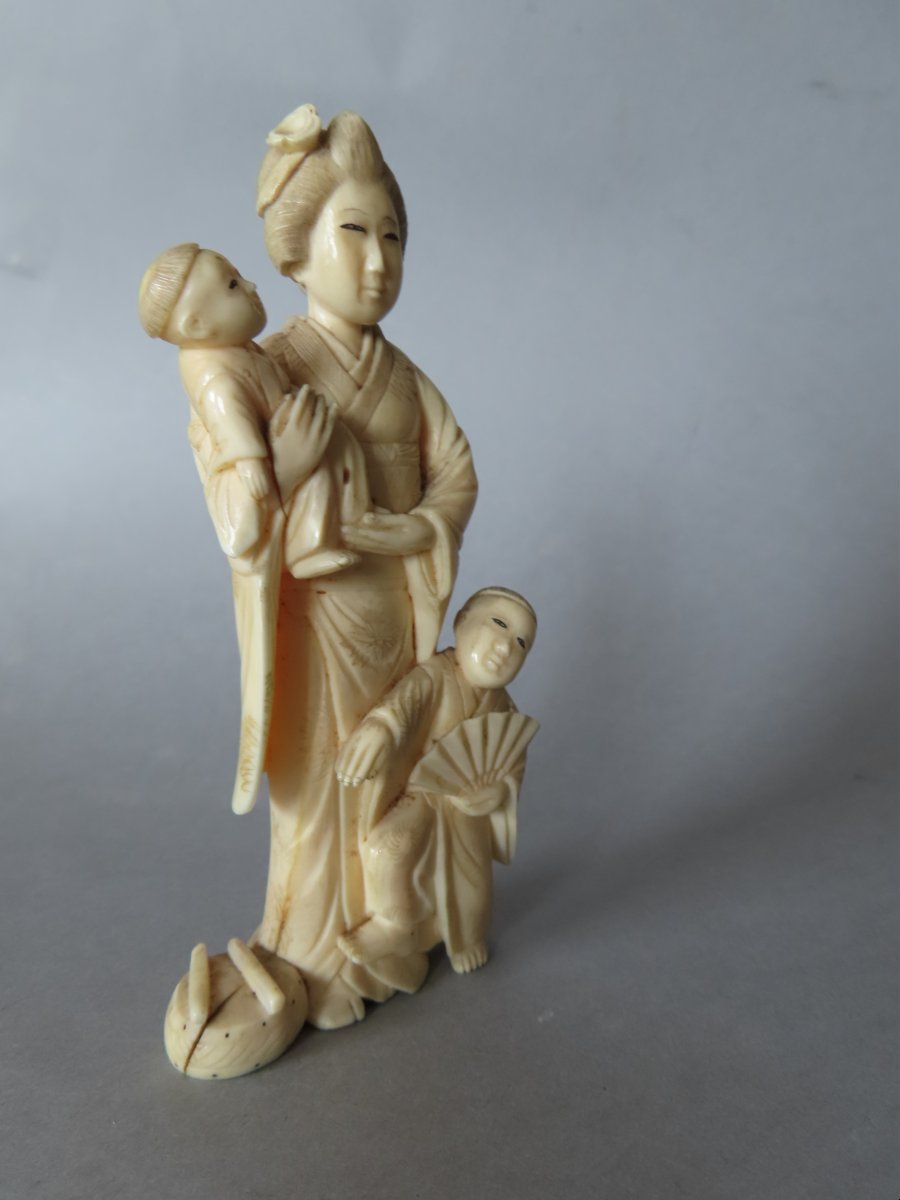 Ivory Okimono.  A Mother And Her Two Children. Meiji Period, Japan (1868–1912)-photo-2