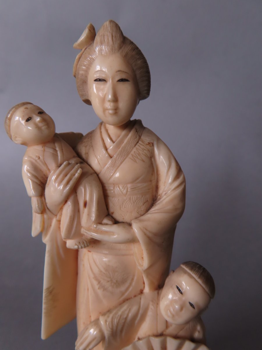 Ivory Okimono.  A Mother And Her Two Children. Meiji Period, Japan (1868–1912)-photo-3