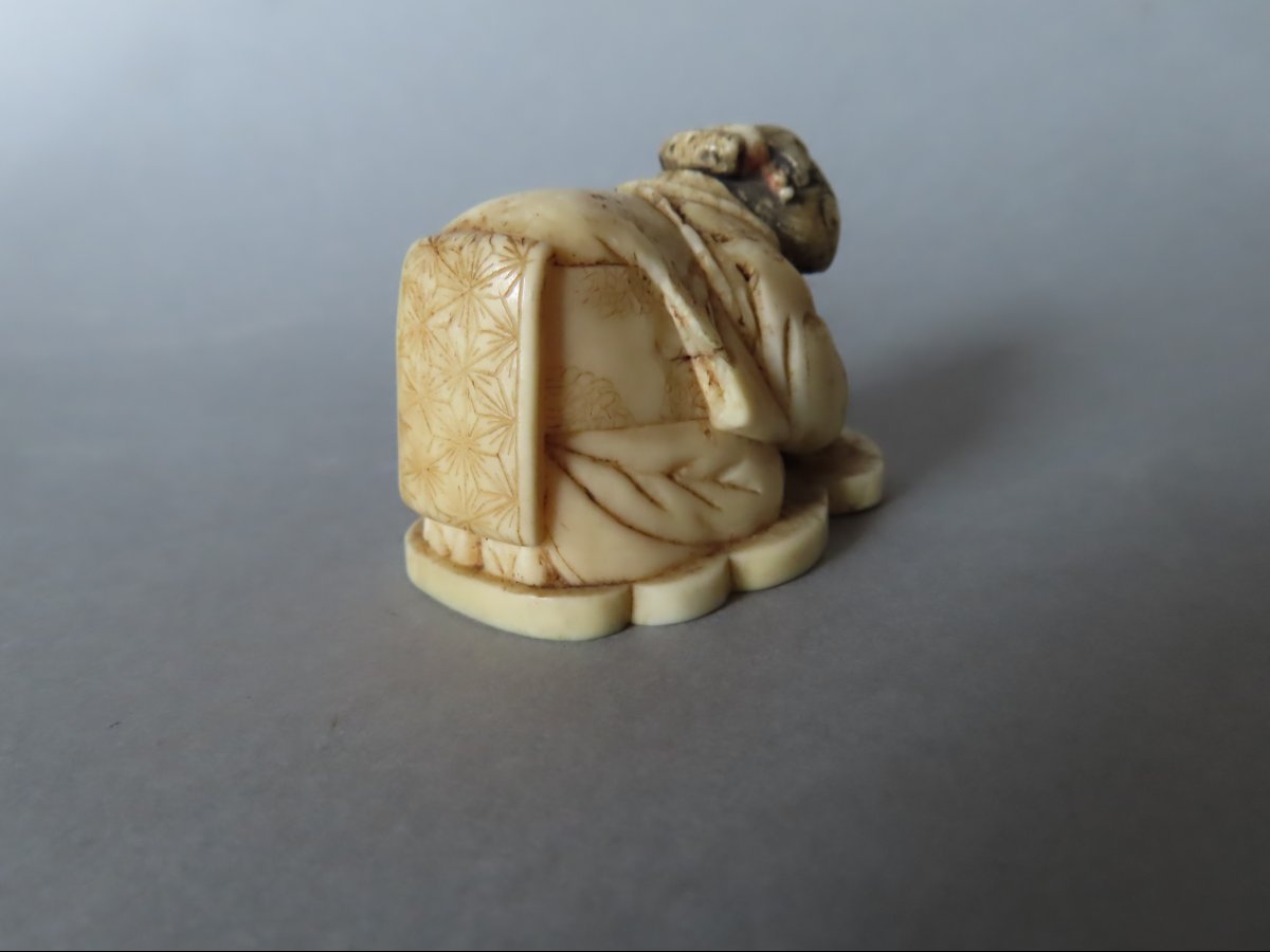 Okimono Made Of Marine Ivory. The Corvéz. Japan, Early Meiji Period (1868–1912)-photo-1